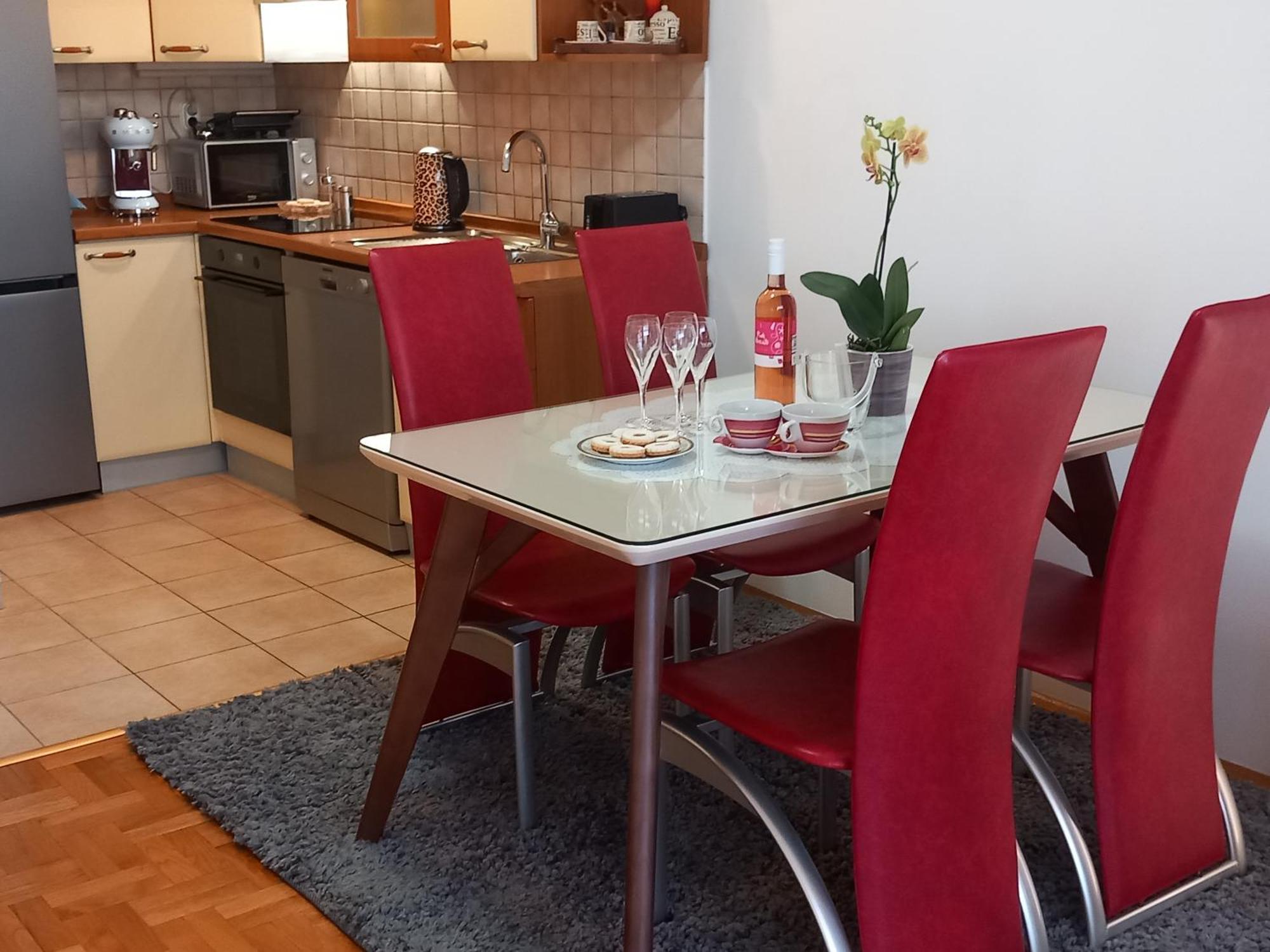 Apartment Harmony - Pleasant And Comfortable Place With A Balcony And A Secured Garage スプリト エクステリア 写真