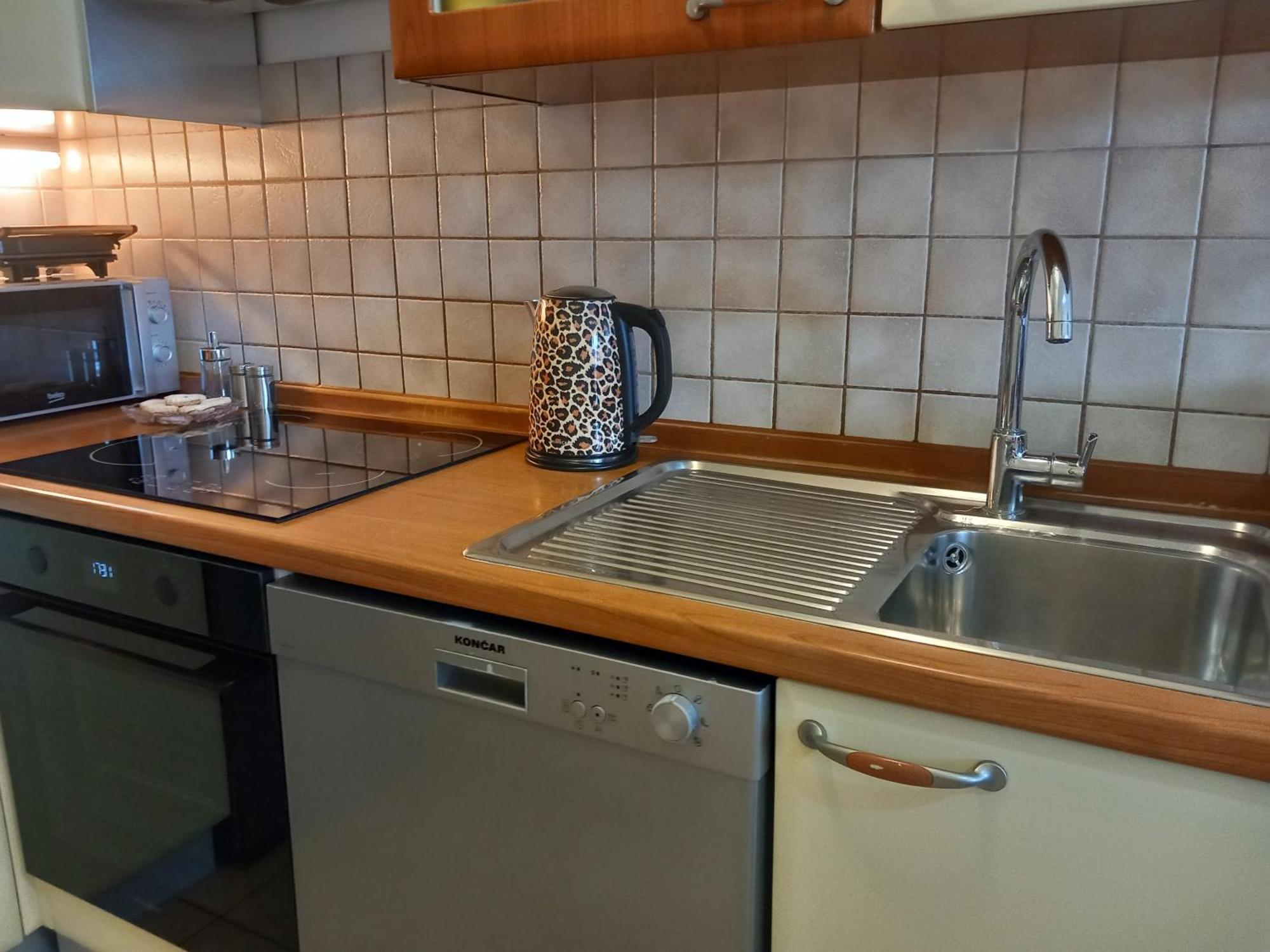 Apartment Harmony - Pleasant And Comfortable Place With A Balcony And A Secured Garage スプリト エクステリア 写真