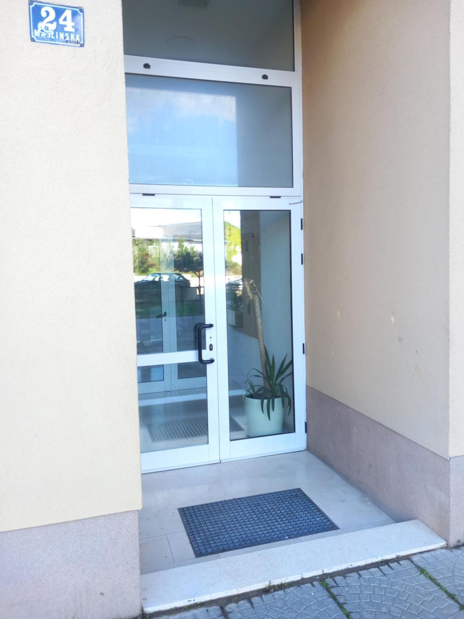 Apartment Harmony - Pleasant And Comfortable Place With A Balcony And A Secured Garage スプリト エクステリア 写真